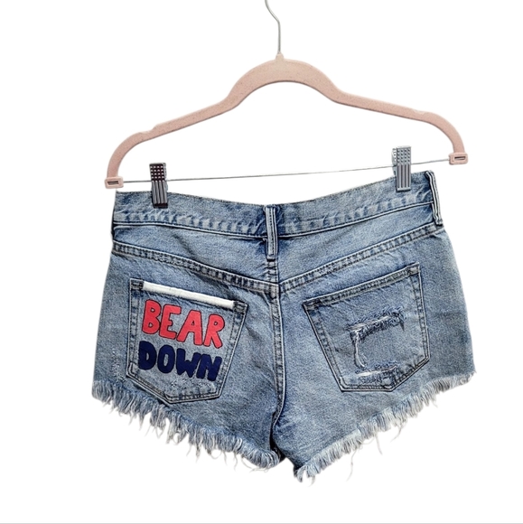 Free People We The Free Embroidered Distressed Printed Jean Shorts Size 25 - Picture 3 of 9